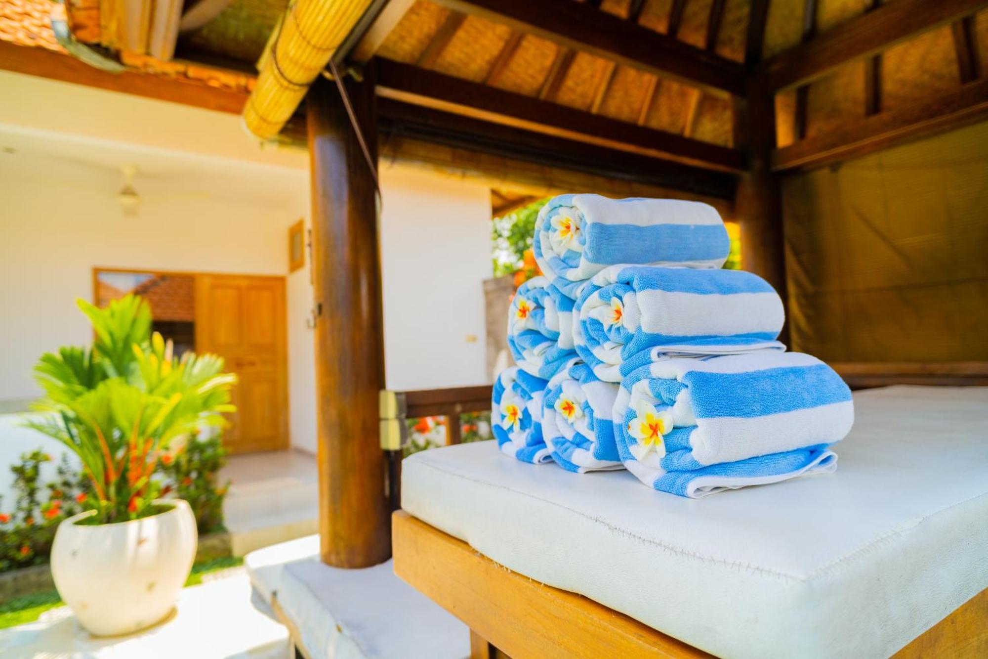 Villa Seruni Lovina Екстер'єр фото